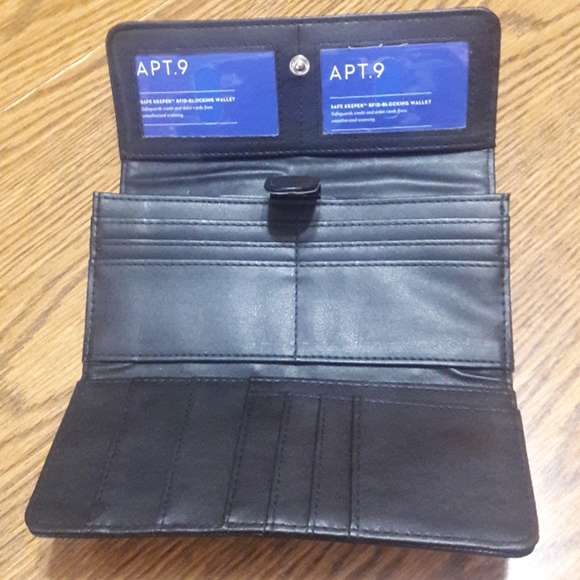 Wallet - Picture 2 of 4